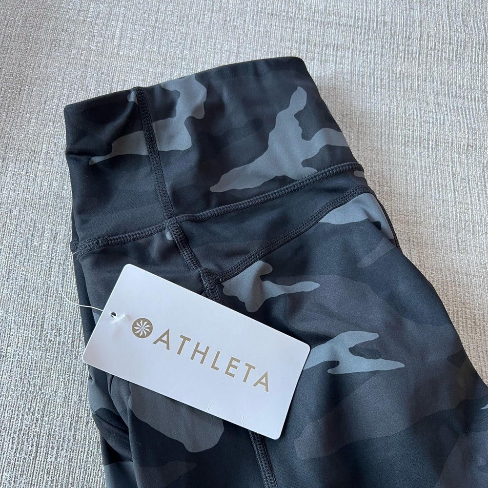NWT Athleta size SMALL 7/8 Contender camo gray and black leggings